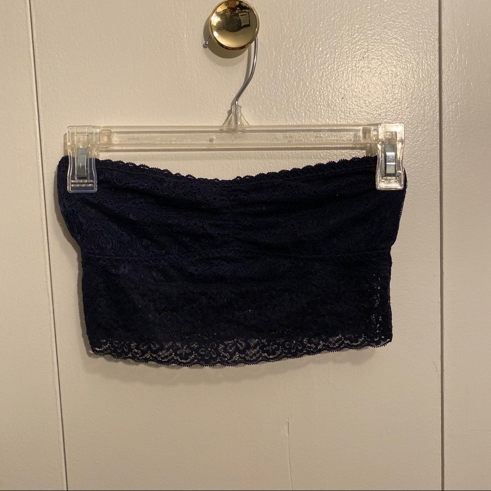 Strapless navy blue bandeau